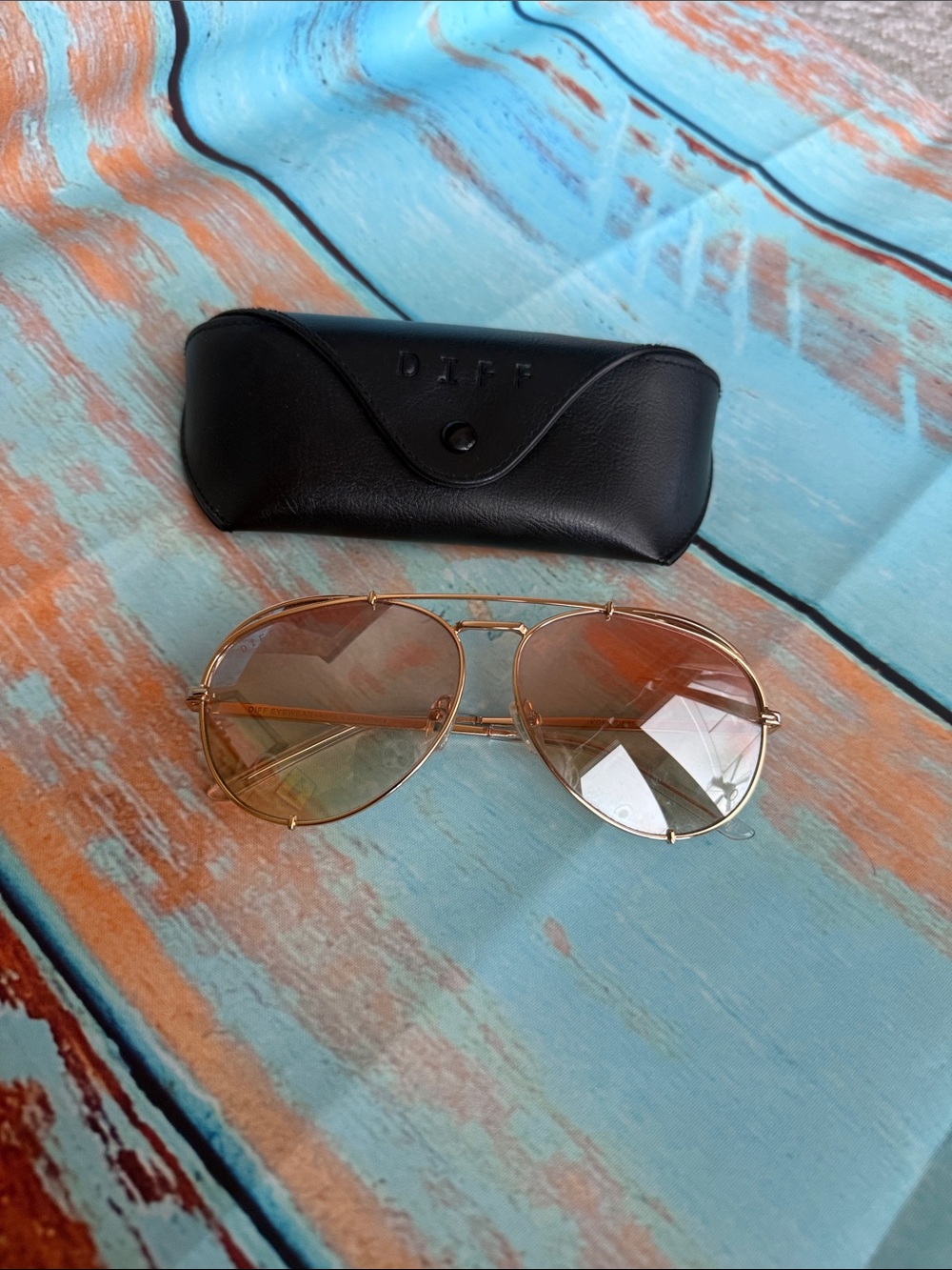Diff Eyewear Gold Frame Sunglasses with Gradient Brown Lenses